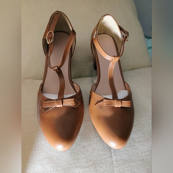 Brown block Heel closed toe Mary Jane's - Picture 5 of 9